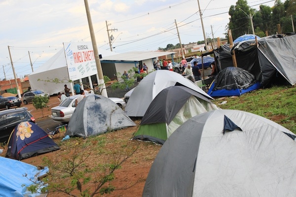 Acampamento no Residencial Irineu Zanetti, na zona Sul, começou a se formar há cinco dias